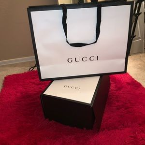 Authentic gucci Magnetic box and bag